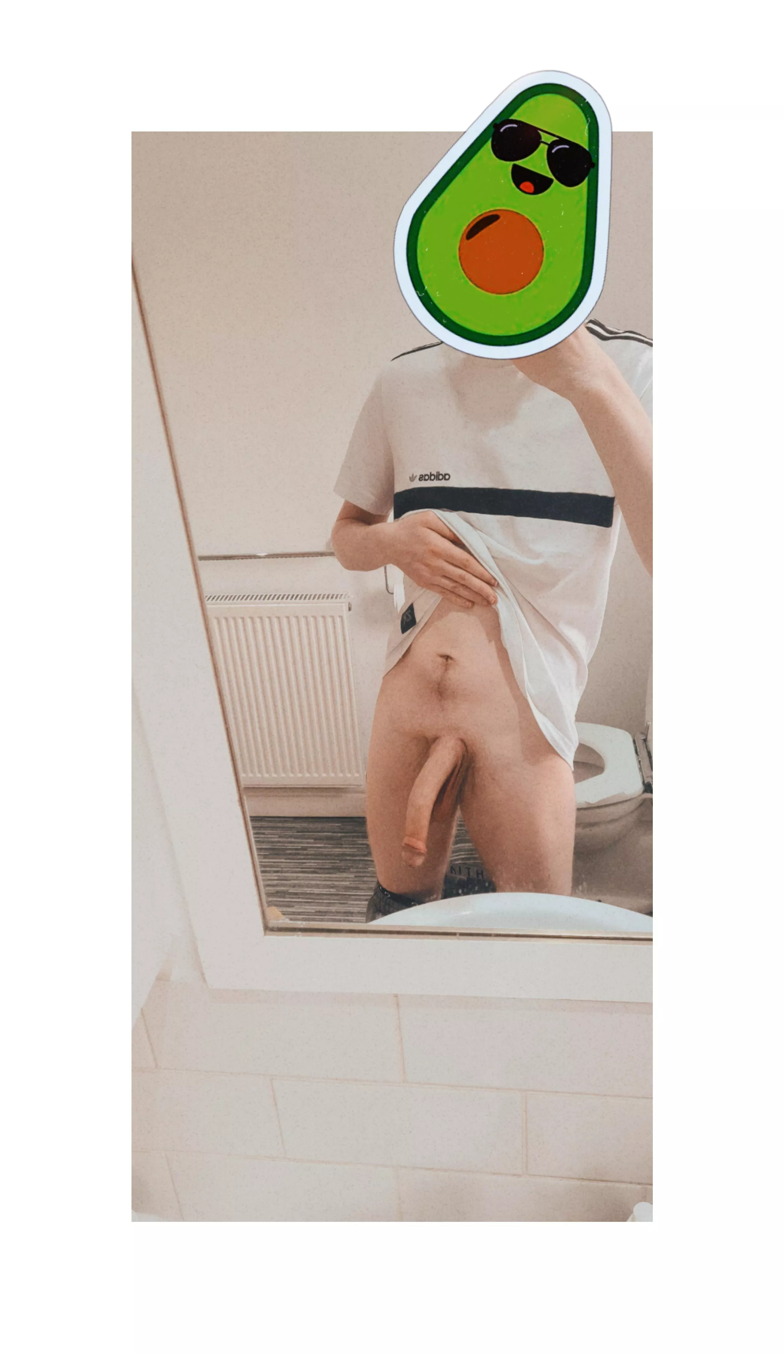 Who loves a bendy cock?😮‍💨 posted by Mysterious-Web1572