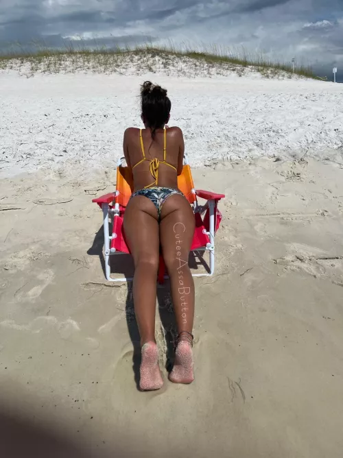 Working on my tan by CuteeAssaButton