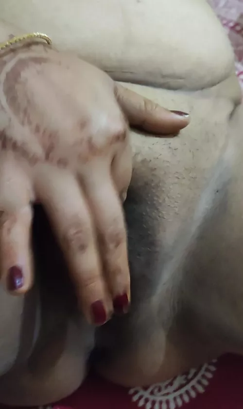 Any Arab/Pakistani alpha wants to degrade me racially ,a bengali wife. pic hunters stay away by cutesexybong