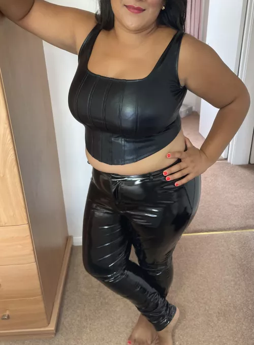 Anyone wanna come round and fuck my wife? by alexwindsorsmyth