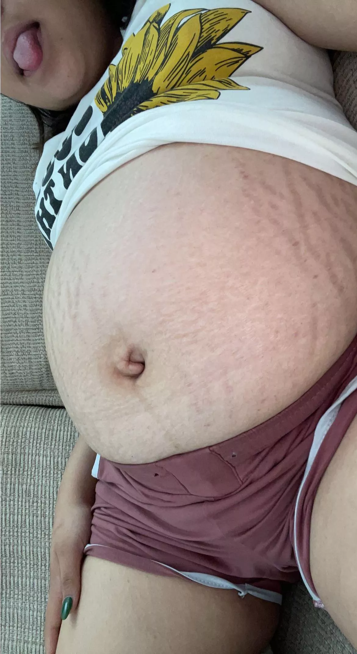 Belly button is about to pop! Feeder stuffed my preggo belly good 🐷🤰🏻🤰🏻 posted by Milkymooon66