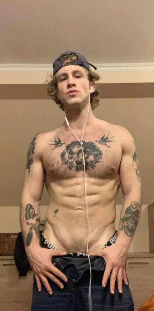 Can i send that photo to my crush? Or i shouldnt? by haael12