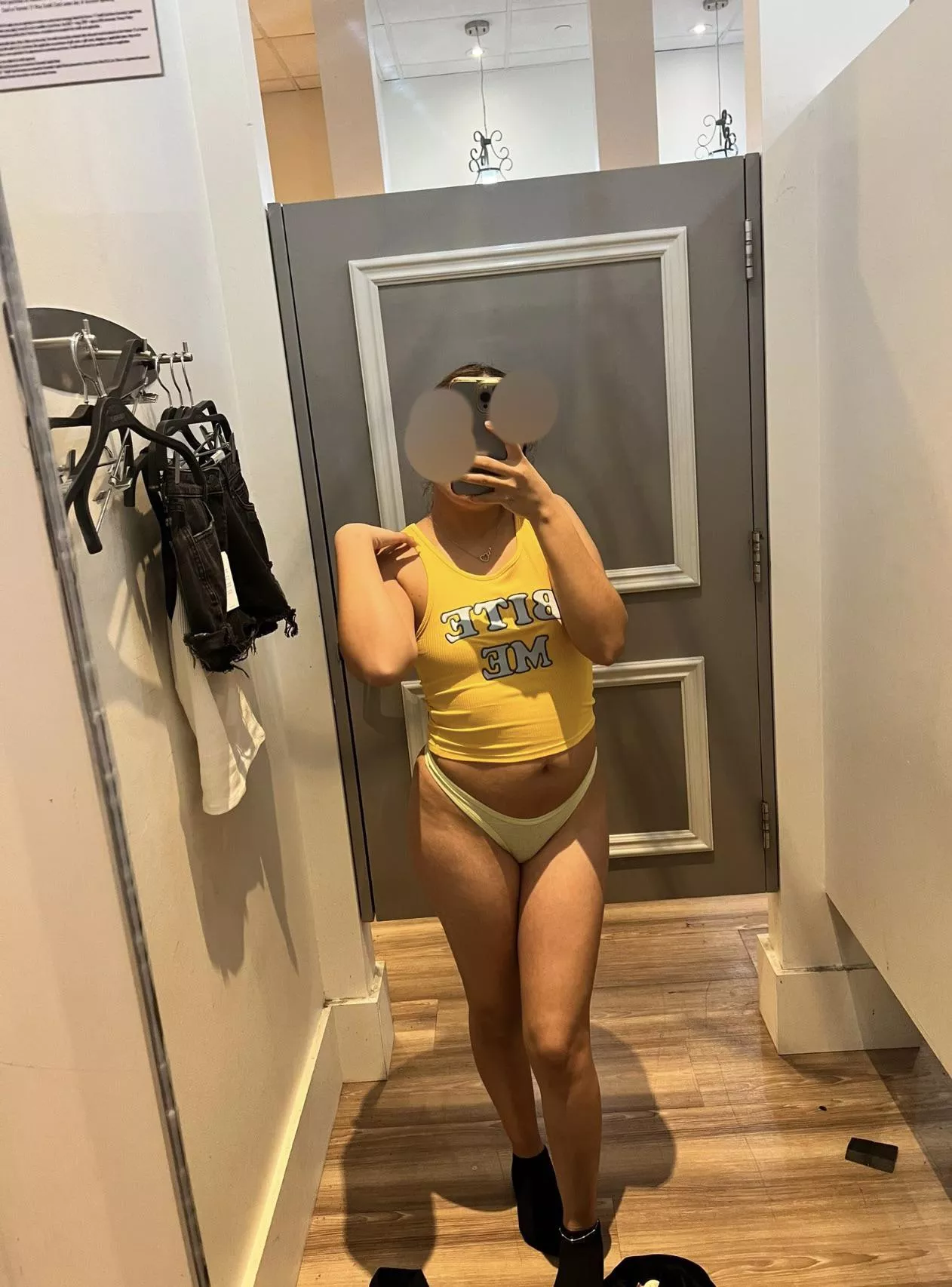 Changing rooms are my favorite place to take pics (; posted by barefoot_April