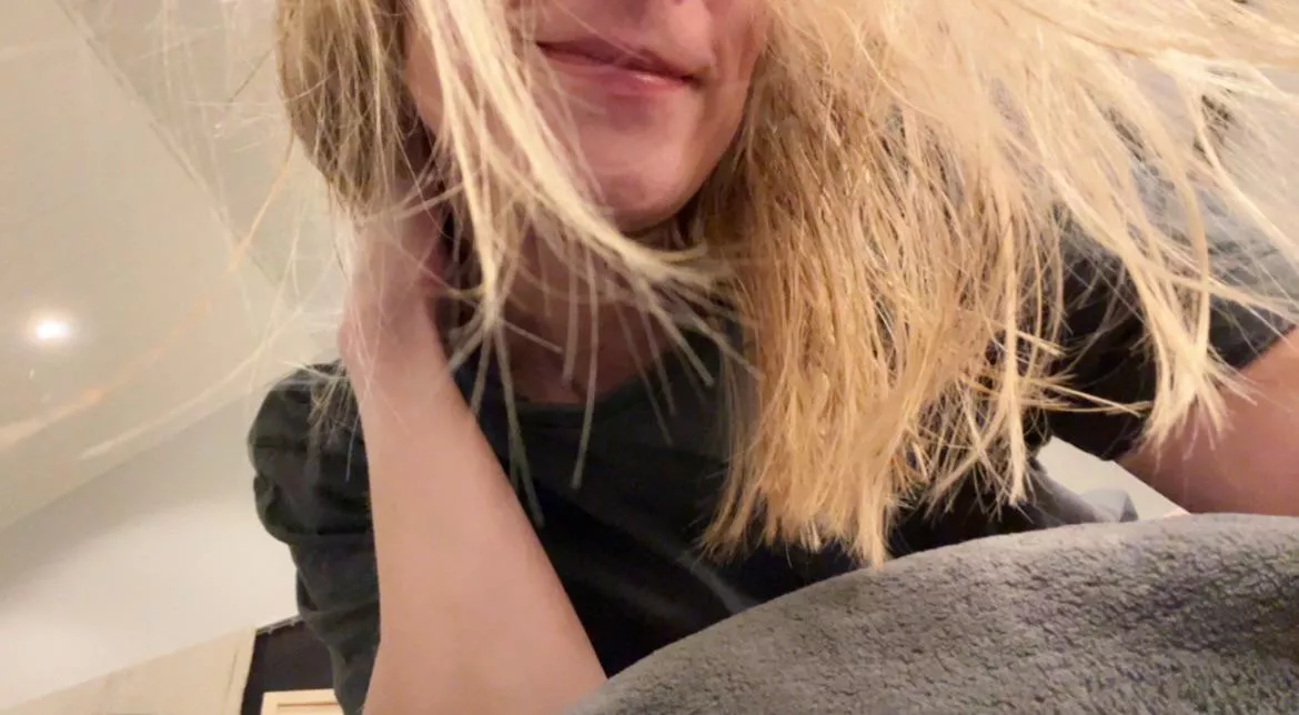 chill time - then pizzatime (f) posted by SwedishBlossom