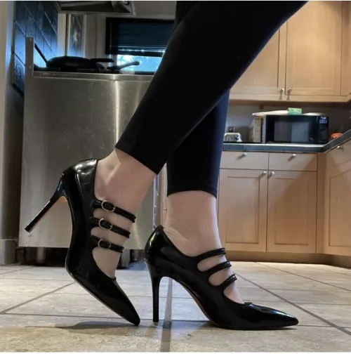 Classic patent (size 12) by LoriToes32