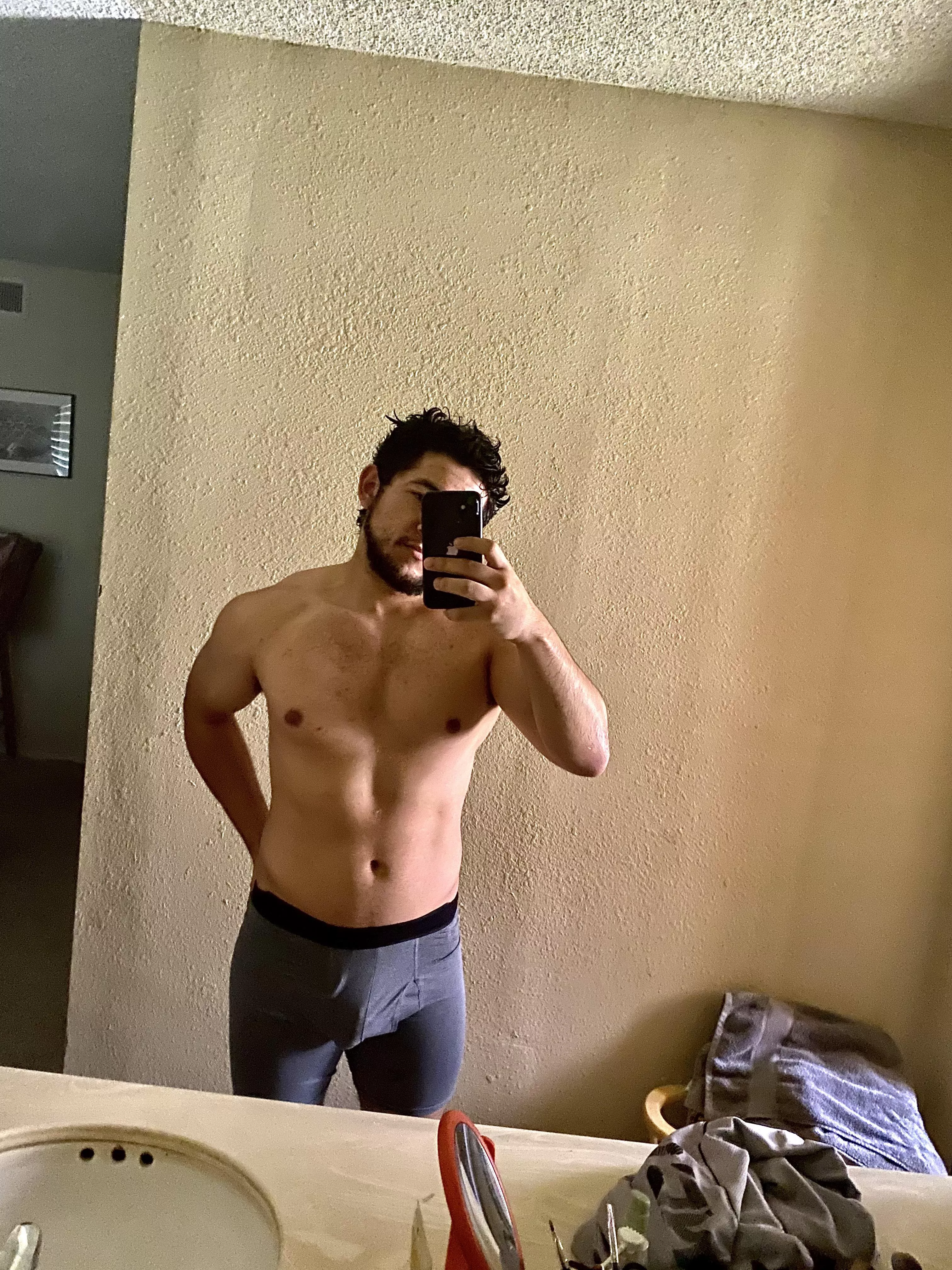 Cold showers before the gym 💦 [M] posted by chryssss95