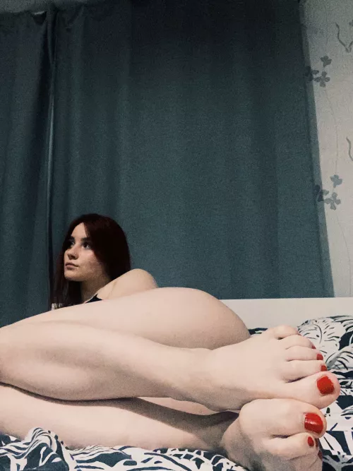 Count the toes ;) by Yummy_Cummy