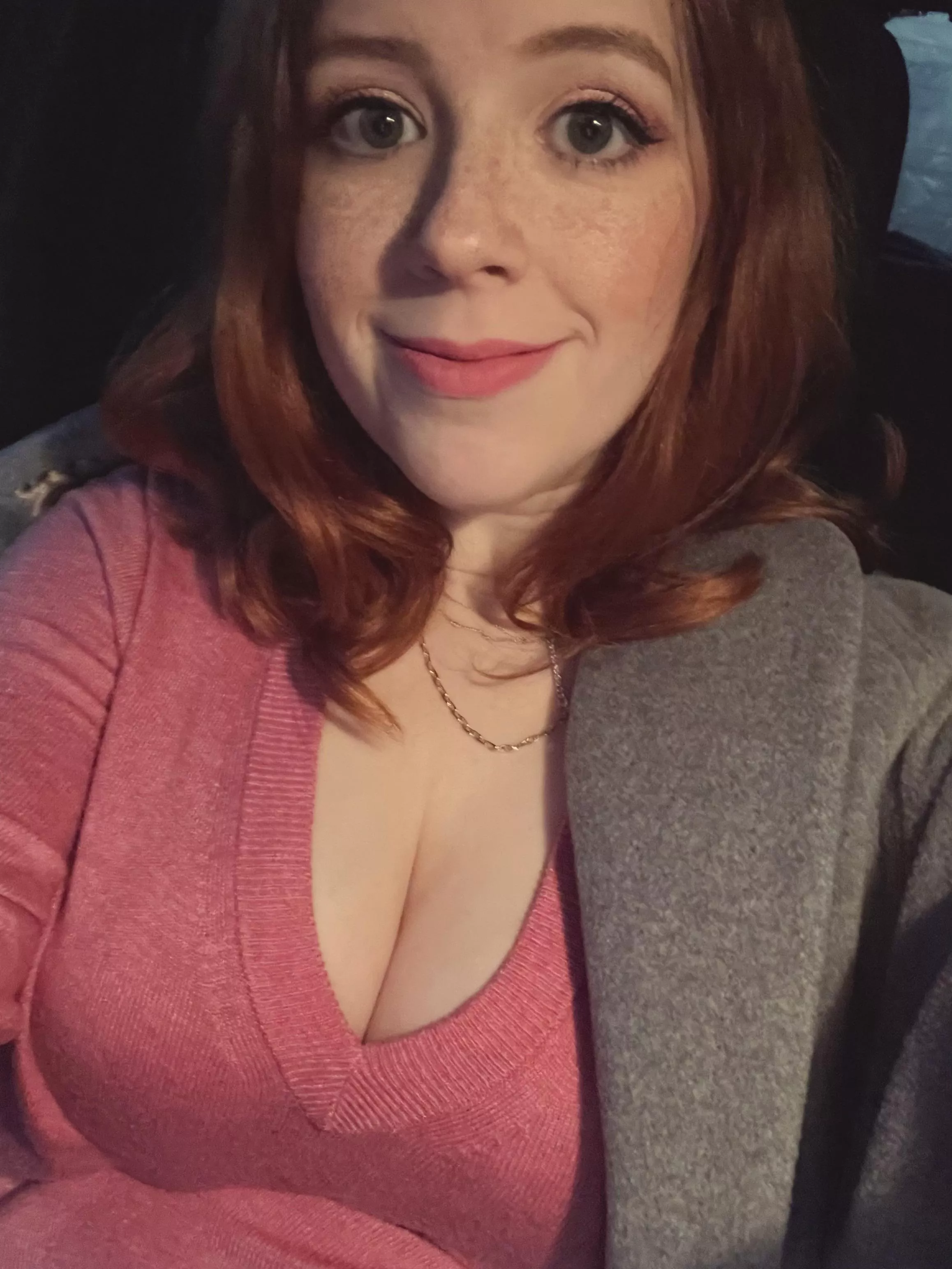 Feeling cheeky in pink tonight! [F] posted by snildeep