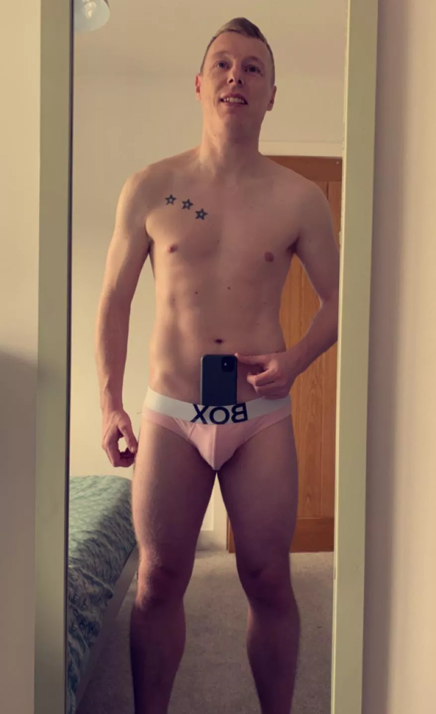 Found something to rest my phone on ;) Hope you’re having a great weekend! posted by tbinx25