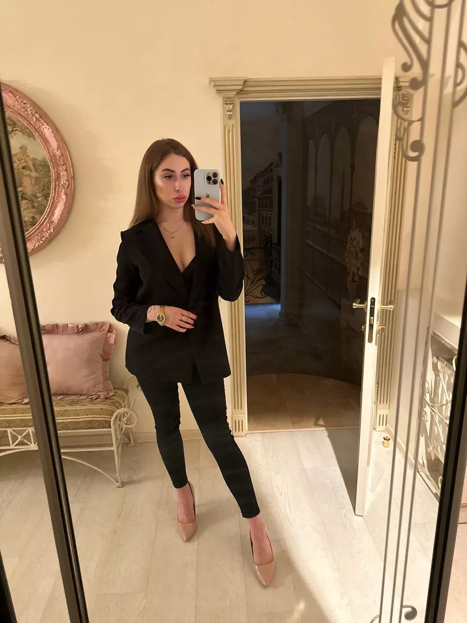 Girl in black posted by thericolekelle