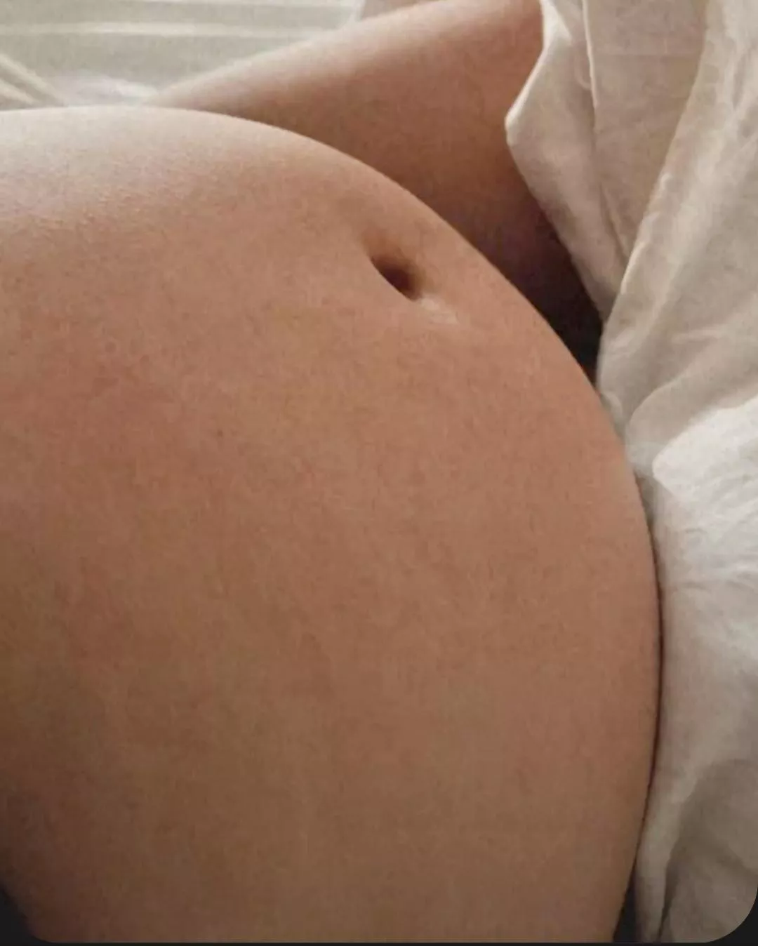 hey 💋 posted by Livid-Appearance7668