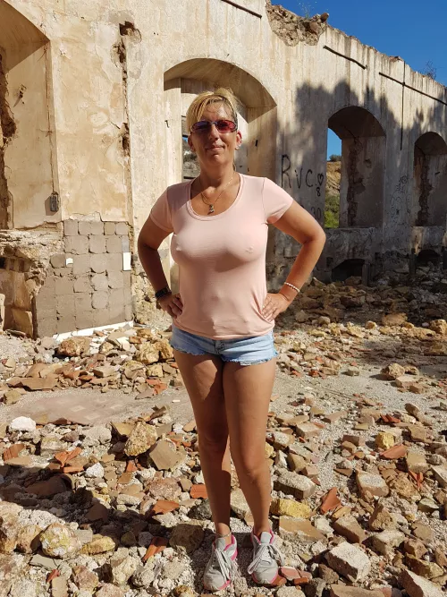 I like my nipples showing a little by kittydiamond198