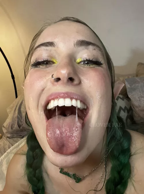 I’m a happy lil girl by yourfriendclover