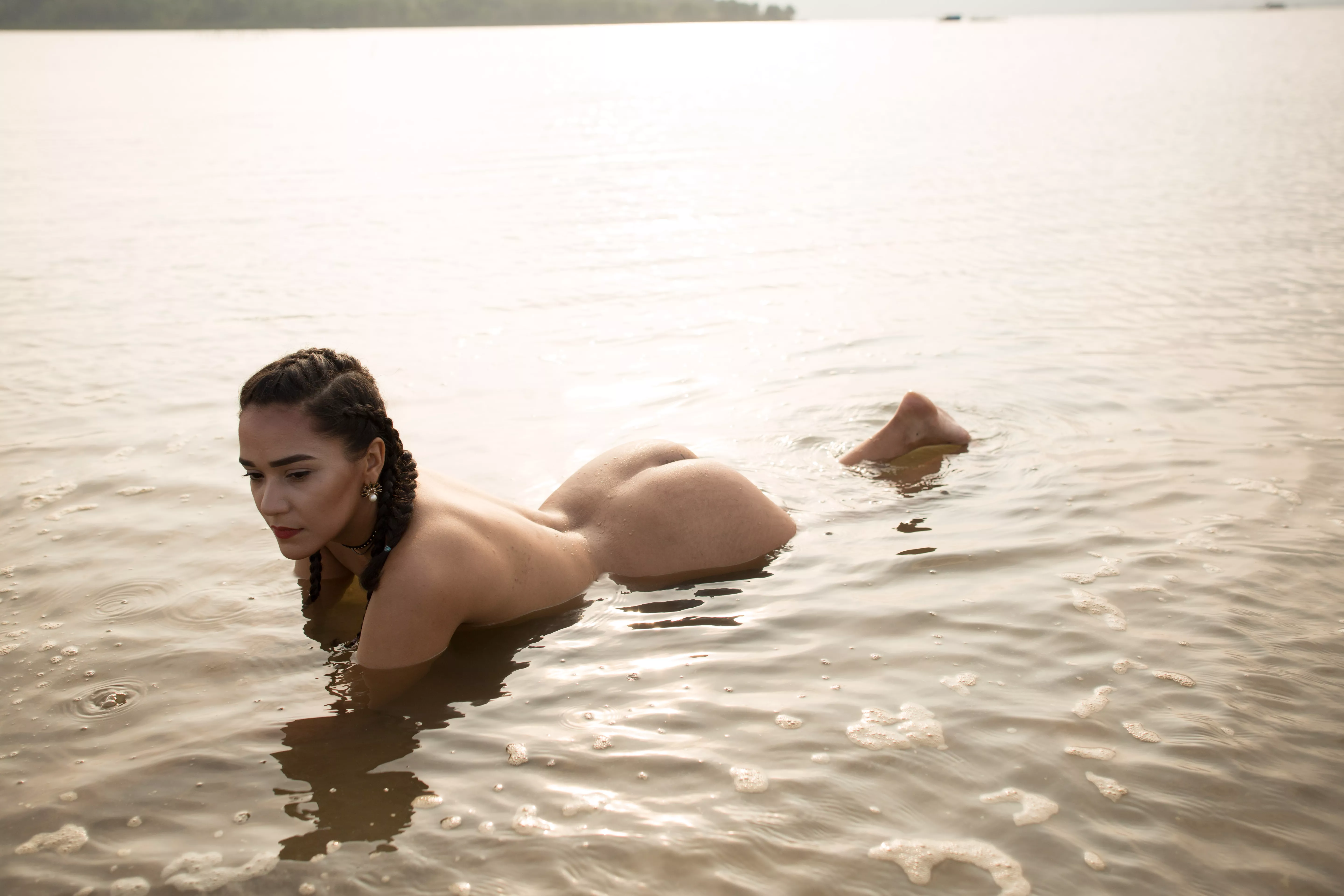 I'm here to wear clothes and chew bubblegum, and I'm all out of clothes posted by KORAKELLI