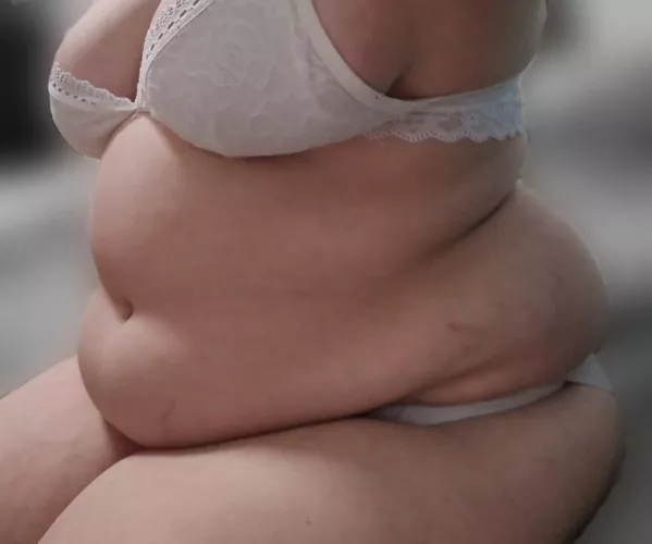 is this pic enough to prove I've finally hit 200lbs? by cupcakebabi