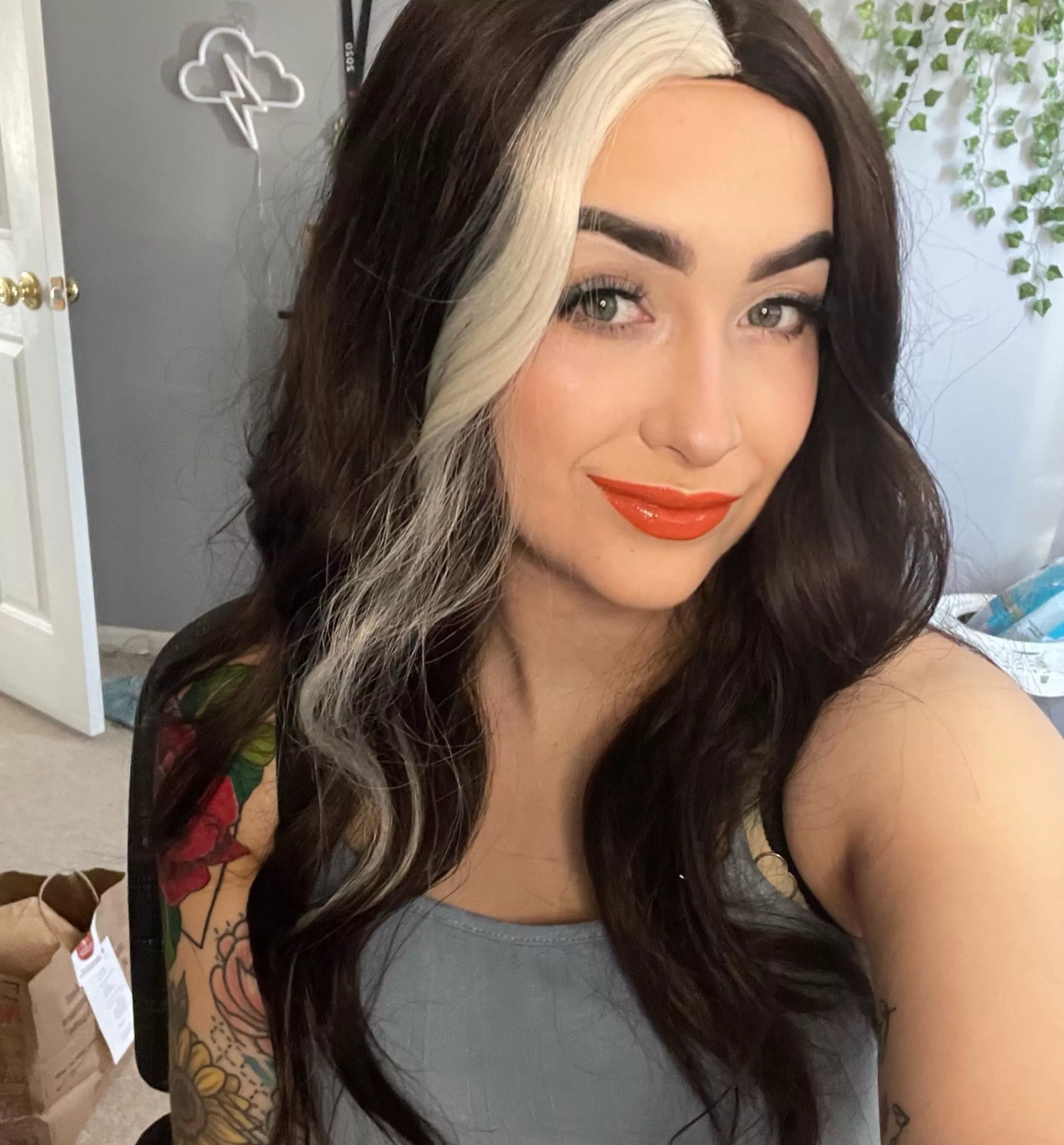 Liked my makeup and wig for stream the other day 🥰 some days it’s hard to wanna dress up femme but I always feel great when I do 💜 posted by Belle_curves