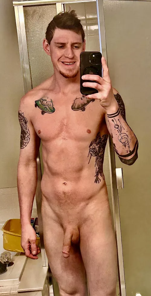 (M) 31 what do you guys think? I’ve been thinking about trying to get into nude modeling! by RoddieRod979