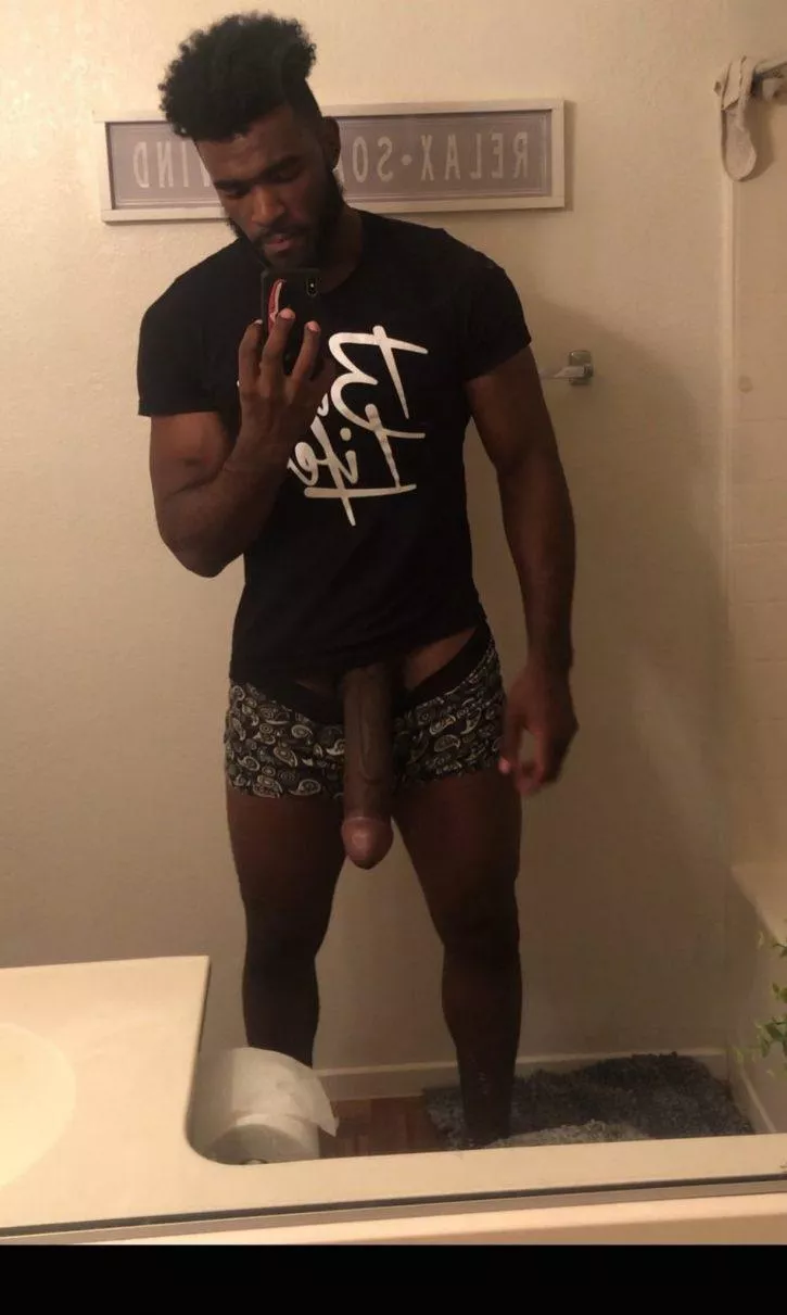 (M)ight light the blunt after work posted by Tayyy_bbc2