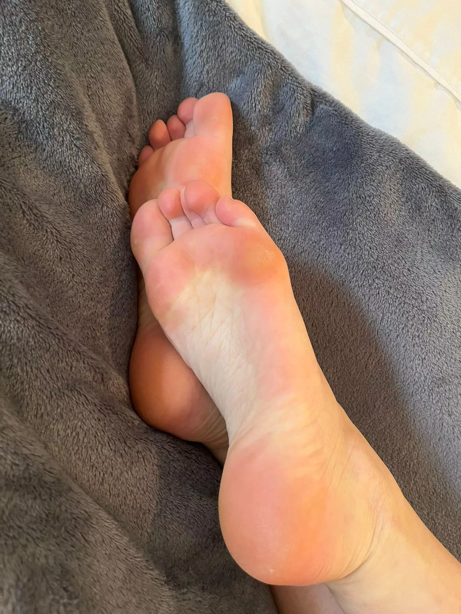 Only like it if you would lick my soles ;)) posted by DiamondAmyyy