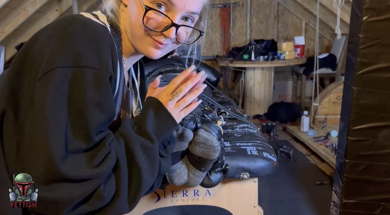 Phoenix pays me back posted by FetVids