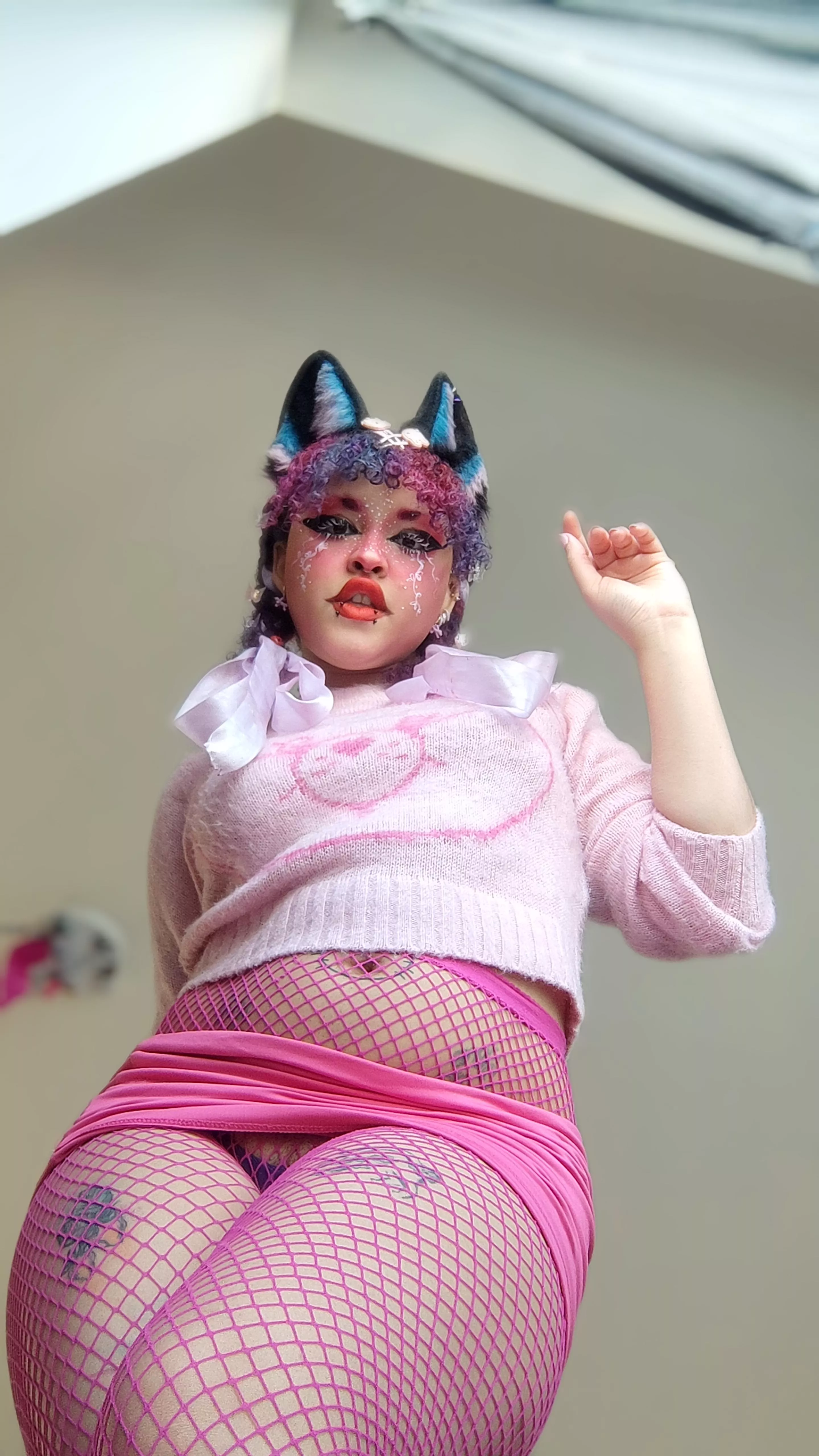 Pink miniskirts always brighten up my day posted by camushii