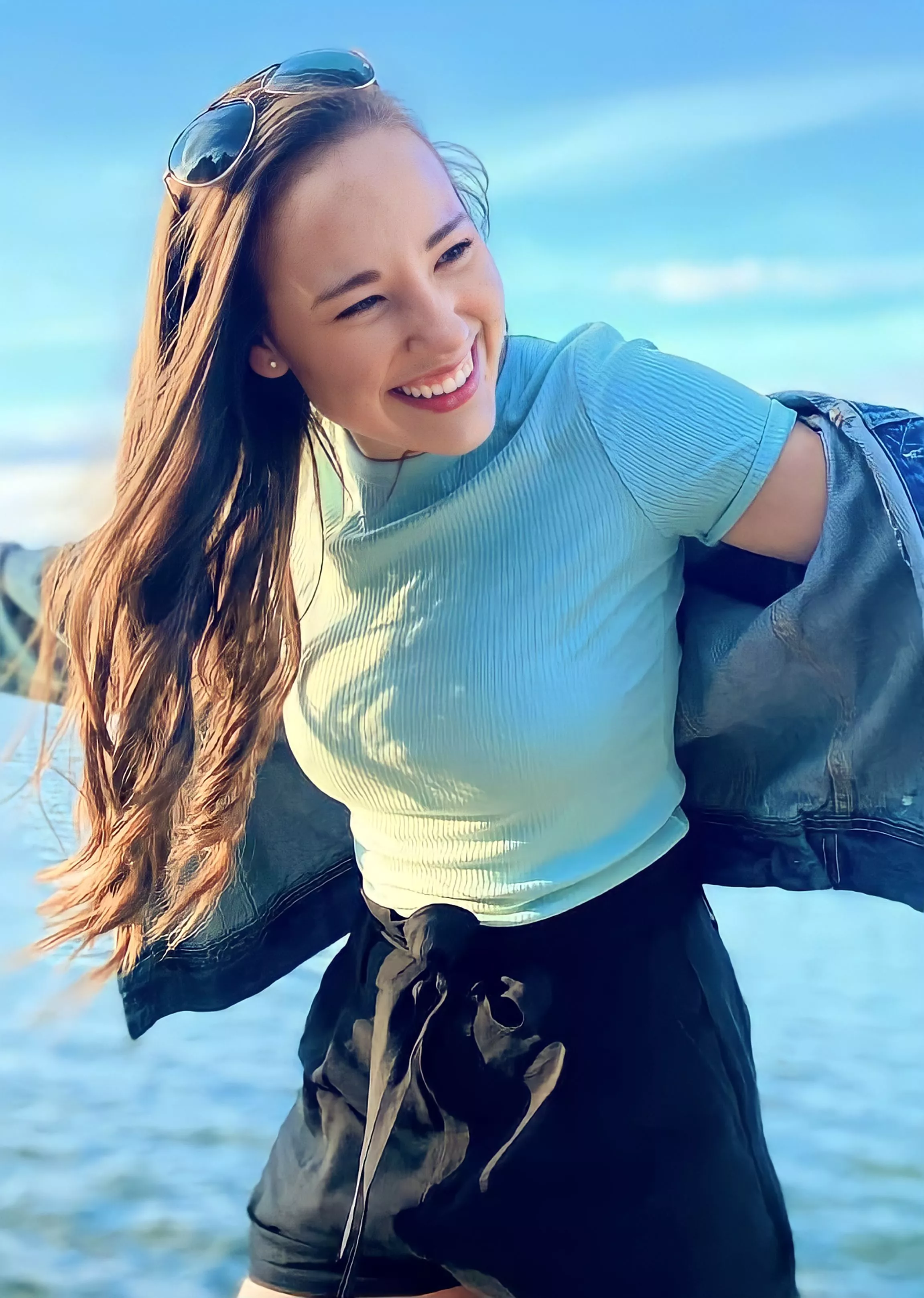 Pretty Brunette (21) posted by Helpful-Chard-6942