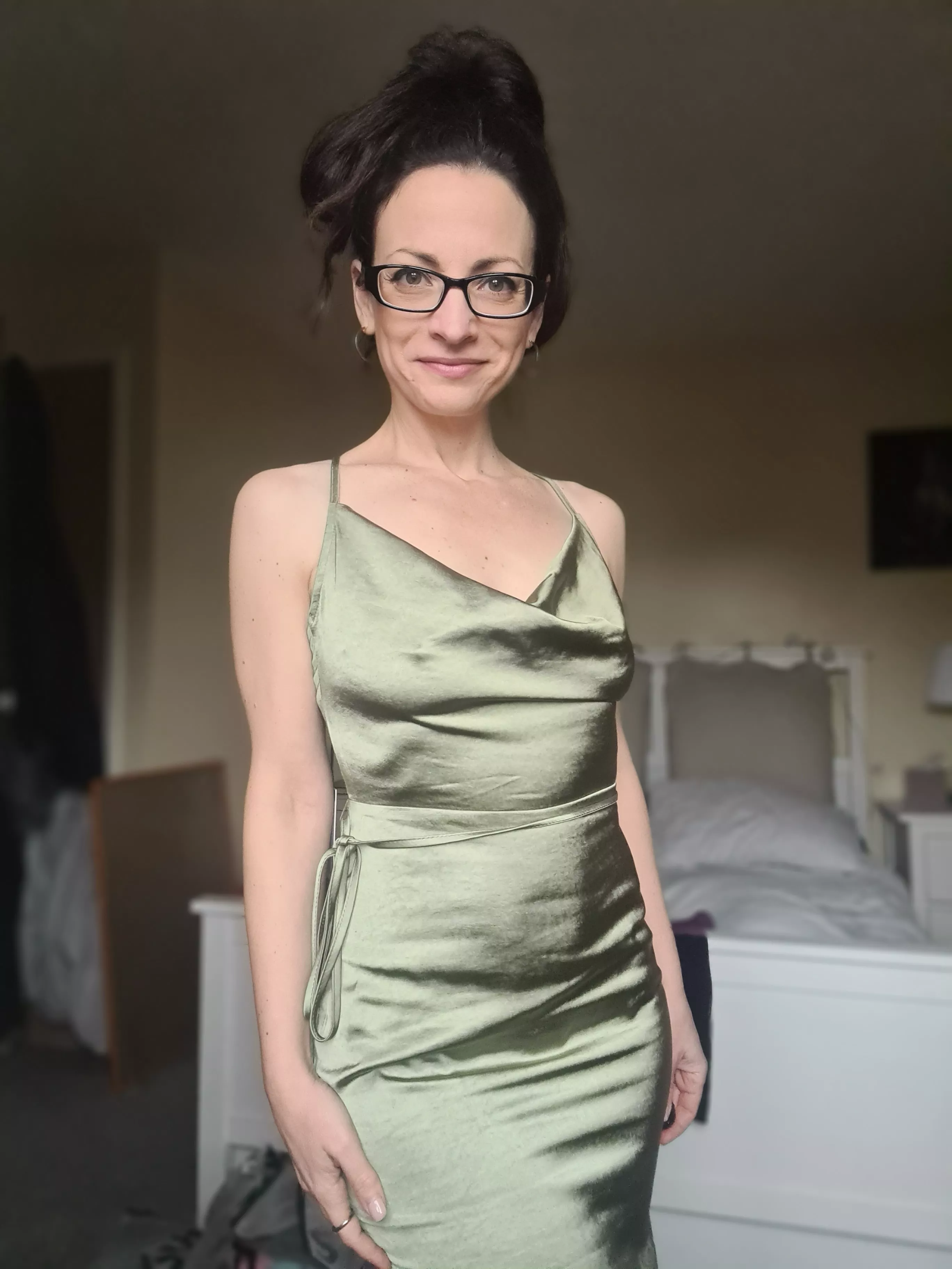 Ready for our dinner out, where are we going again? 49F posted by Hotmilf_Rose