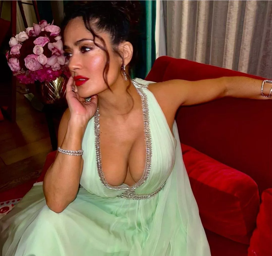 Salma Hayek posted by dick_tater211