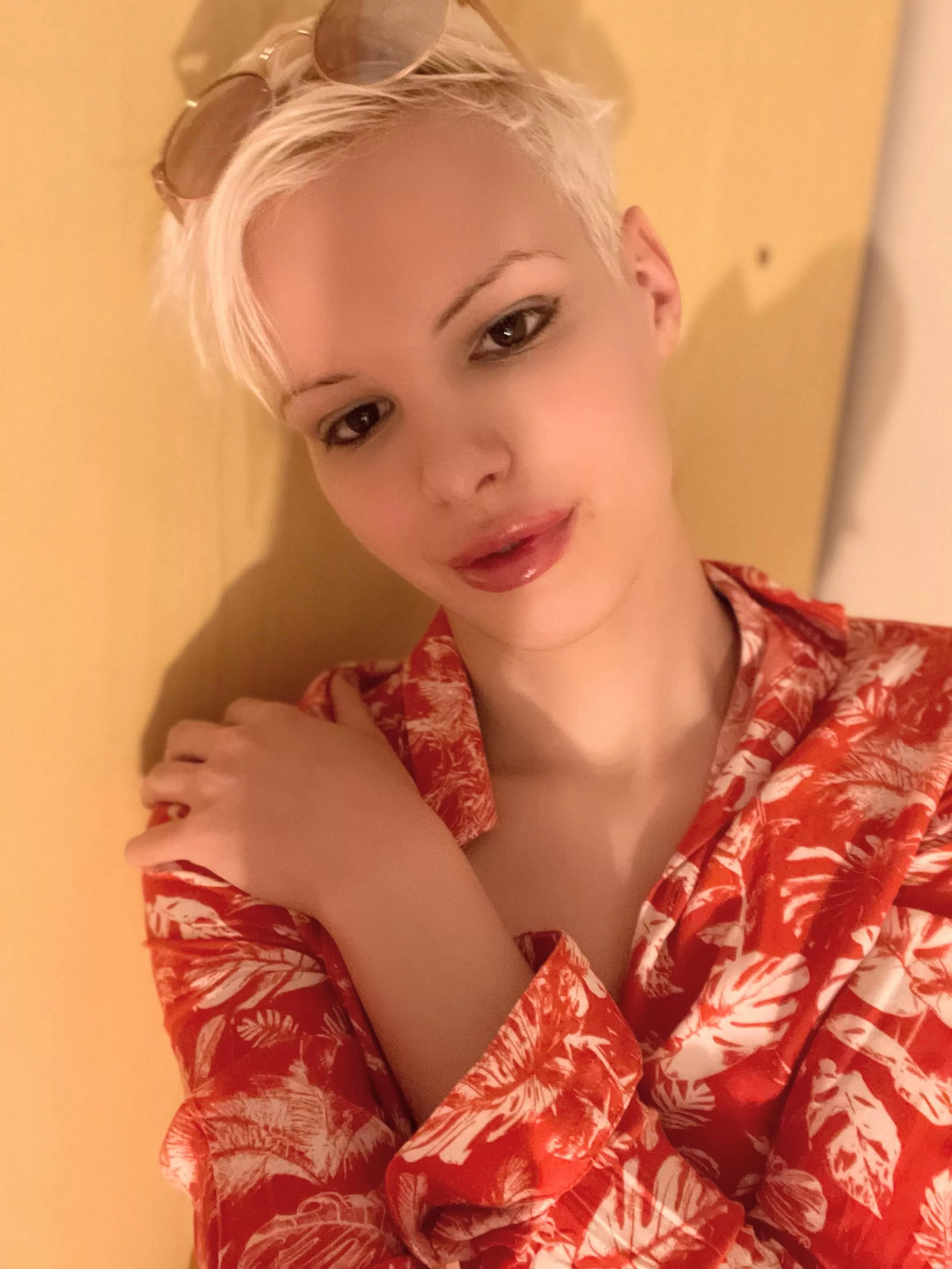 Sorry for forgetting to wear green today ☘️☺️ posted by blonditwink