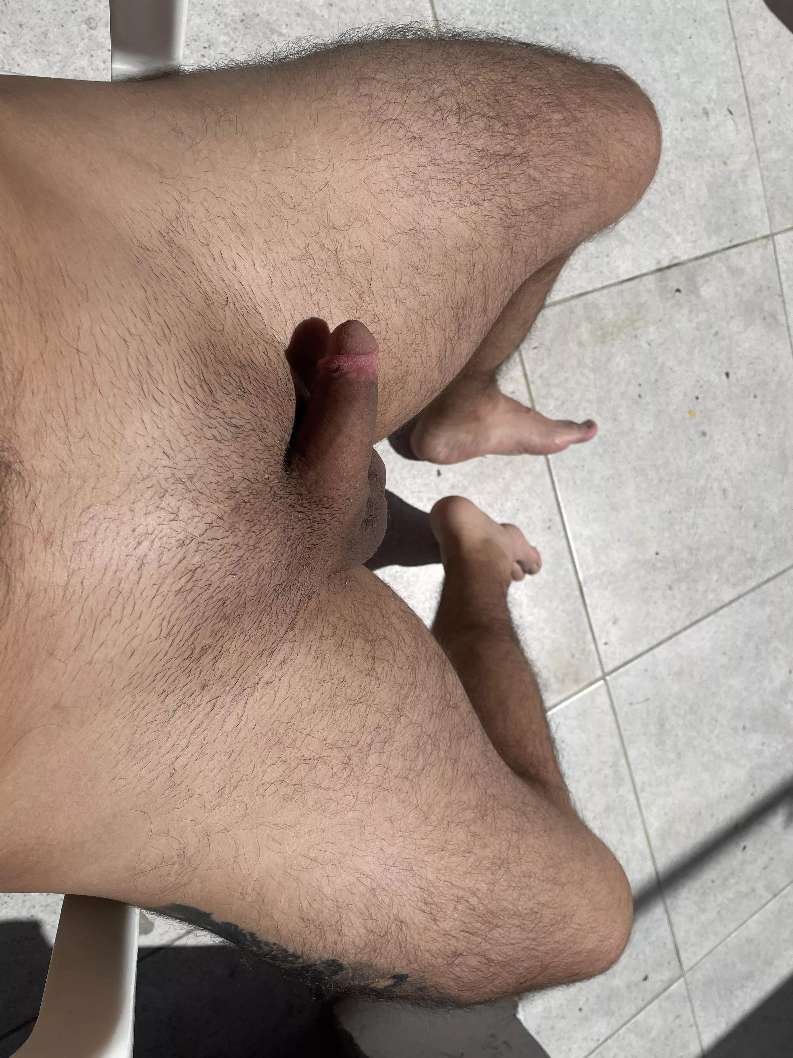 Sun bathing with my soft dick posted by carlosyepesh_