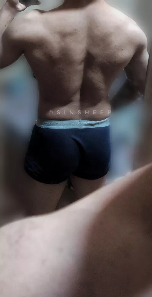 Wild people have wider back. [M] by sinsheer