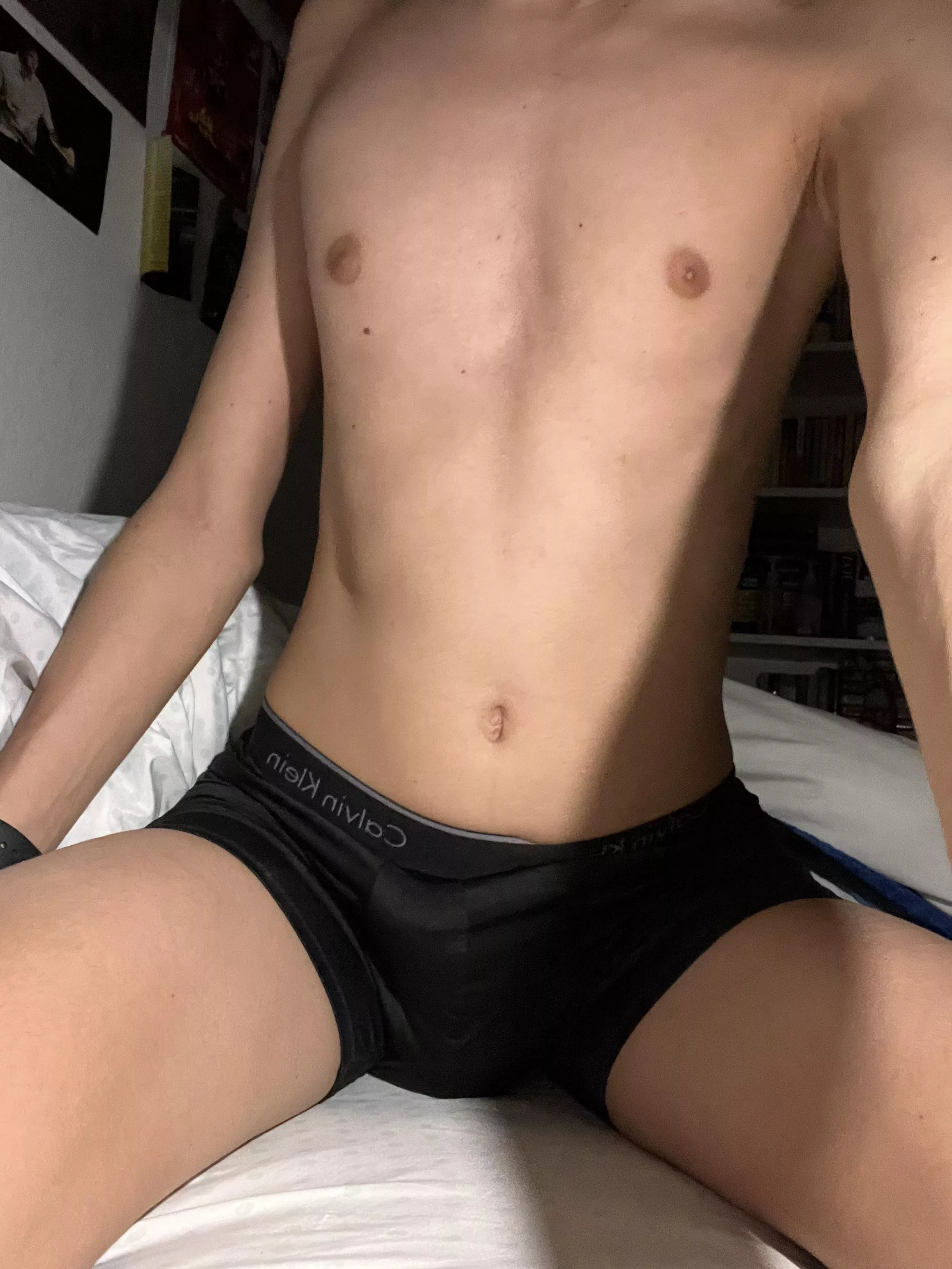 19 m looking for cubs, dad bods, and chubby guys 18-25 // sc: Calvinx1199 posted by calv_is_gay