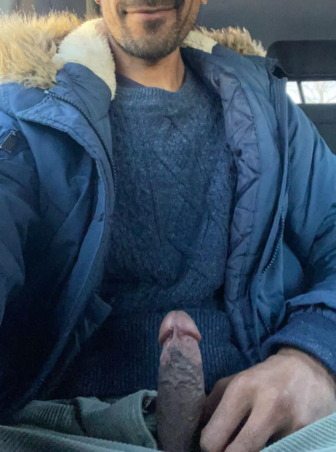 Boner in broad daylight while in the back seat of an Uber posted by sound4444