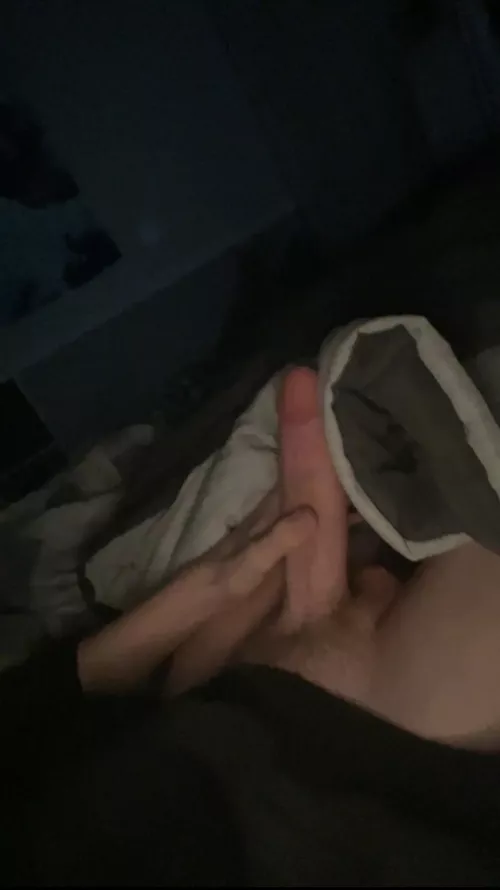 Feeling bored and 🧱(dms open) by Busy_Language_63