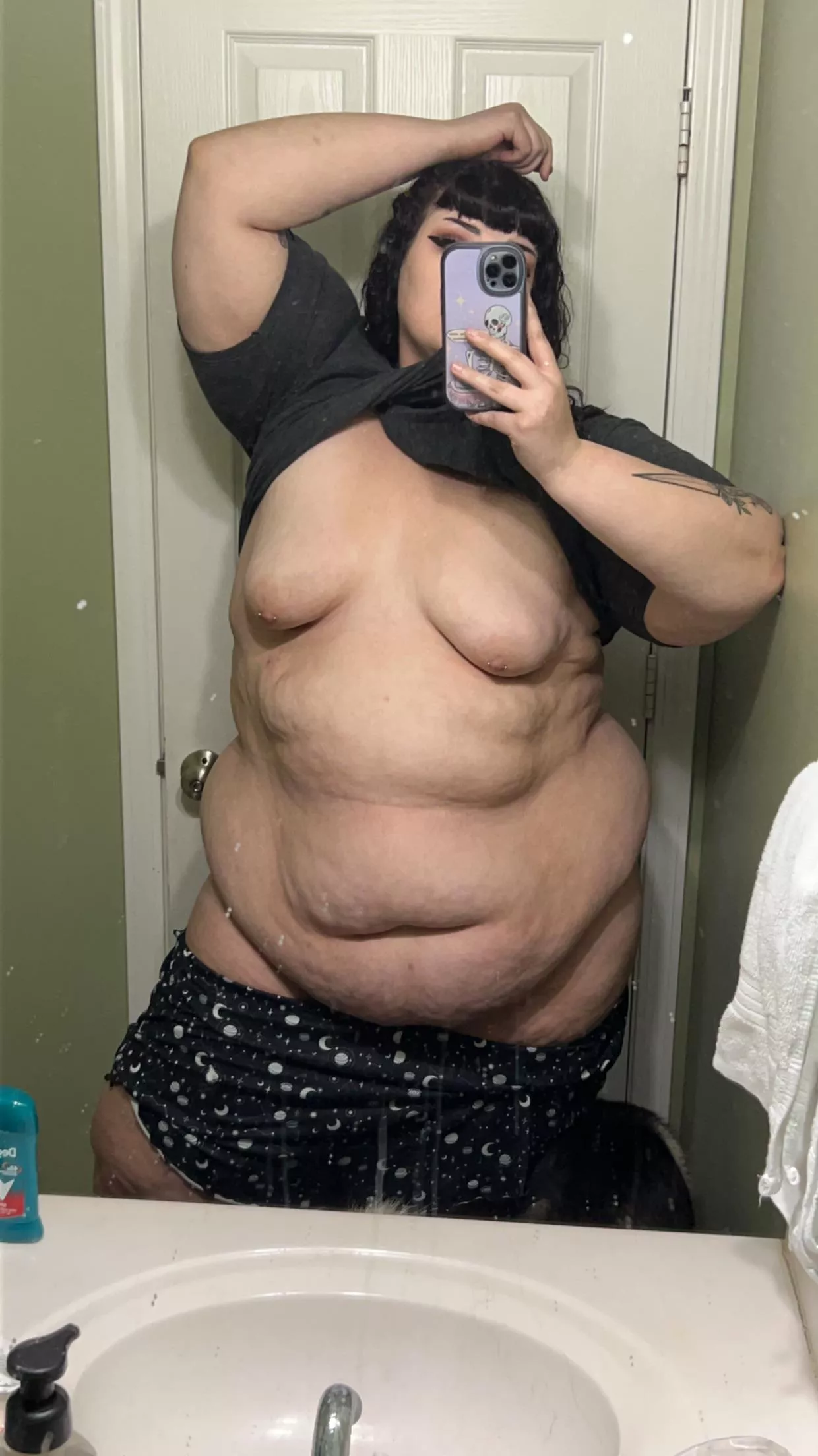 Goodmorning!!🖤 posted by BigGirlHex