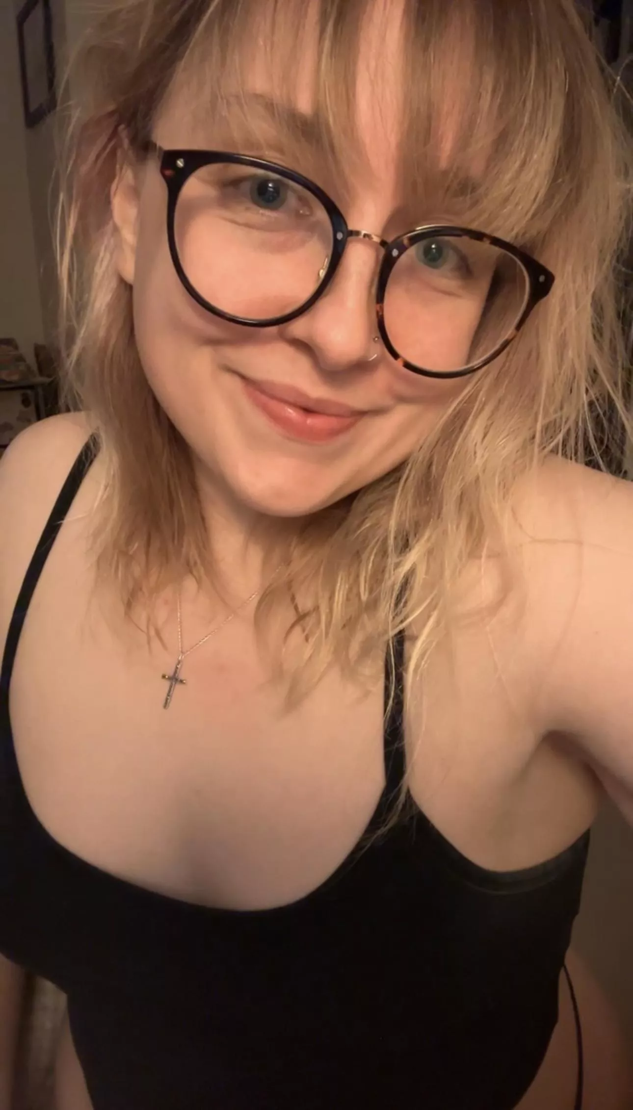 Happy weekend everyone 🌸 posted by Birdydraws