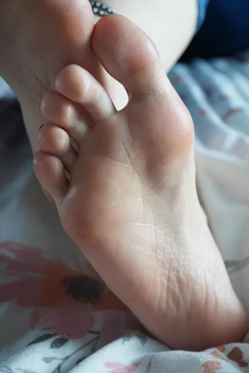 I hope this is the first thing you want to see after waking up by SylvieSunflower