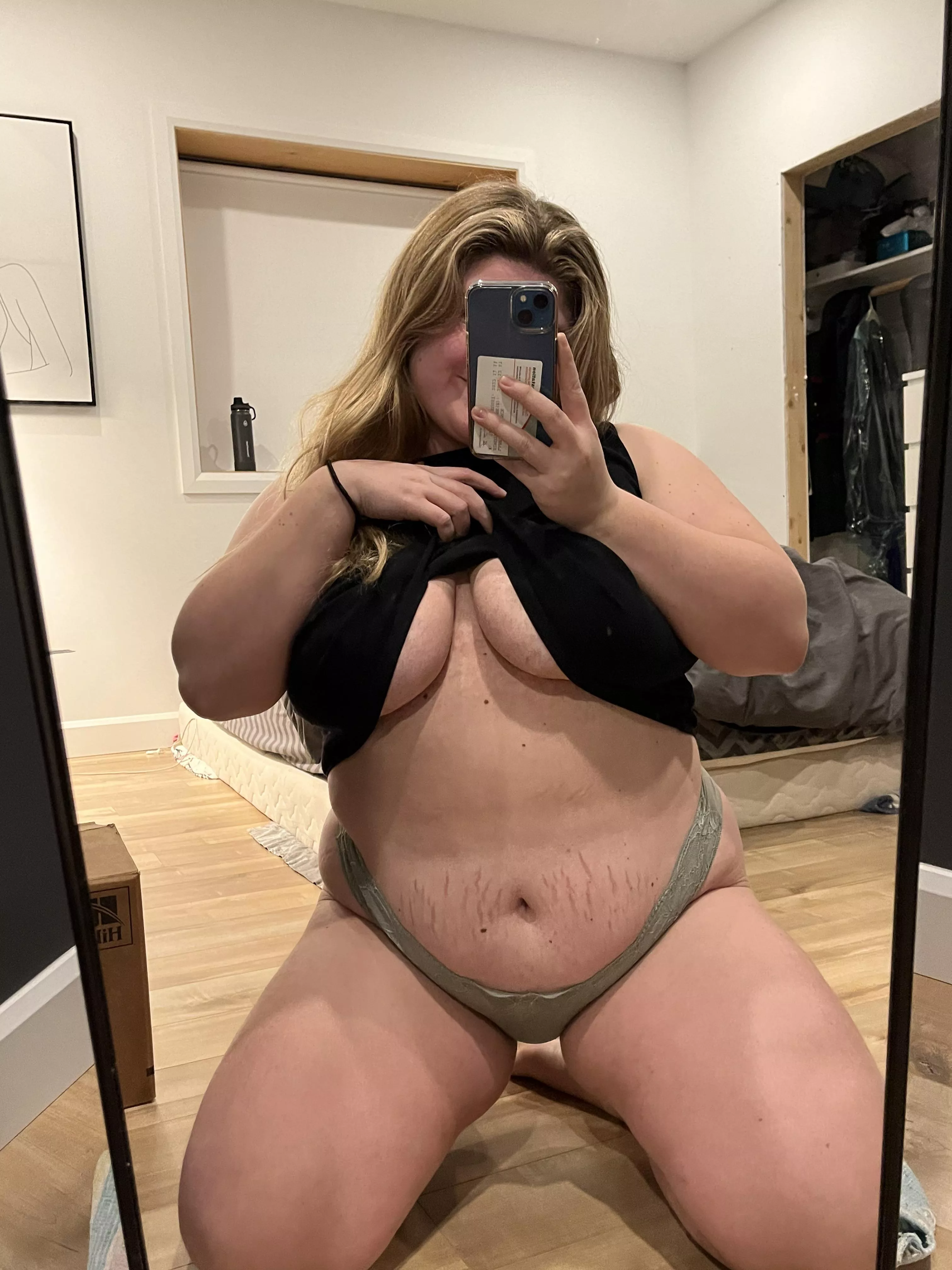 I hope you're having a nice Saturday night!😉 posted by lauren_robss