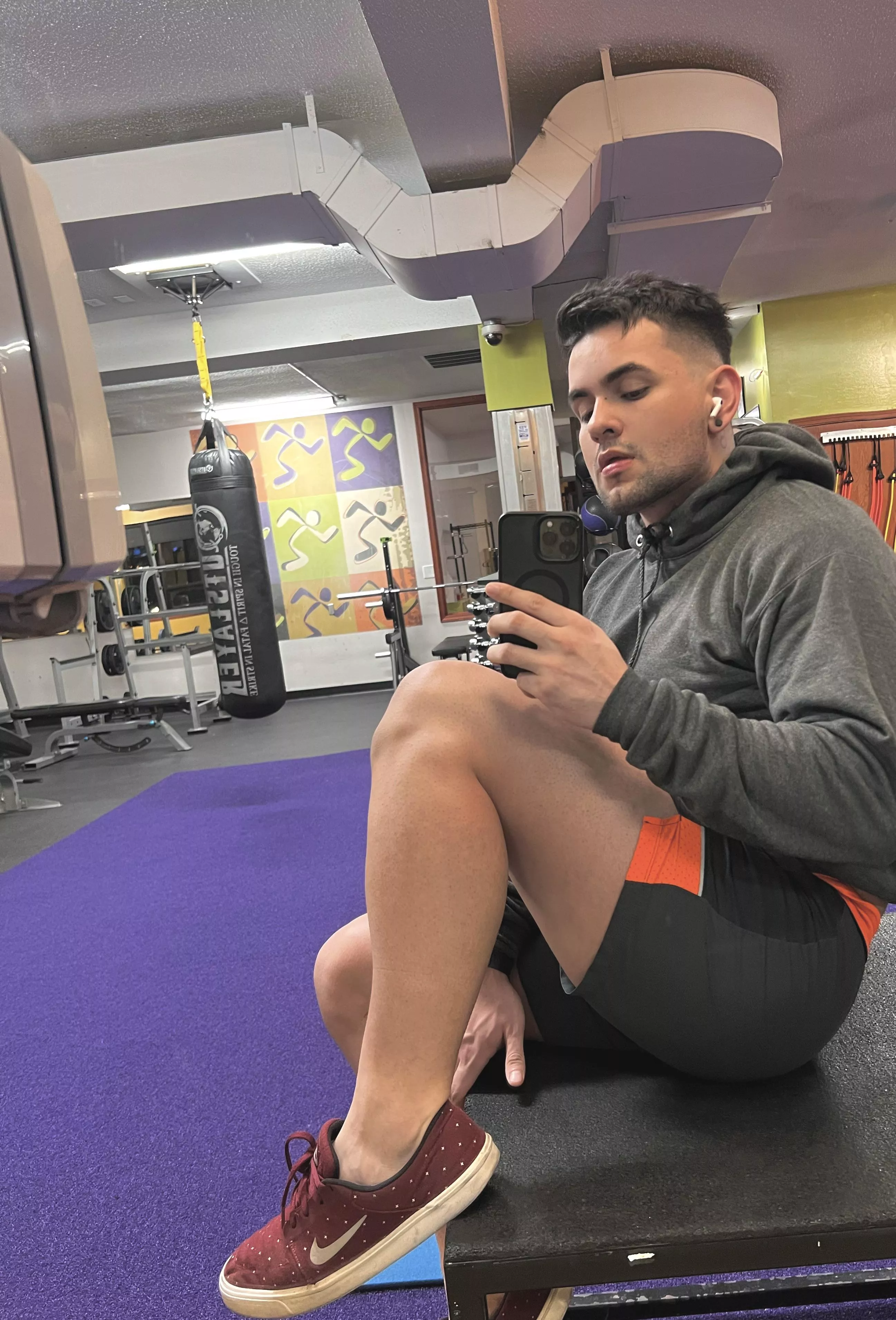 I shaved my legs 😎 posted by SINTAXCITY