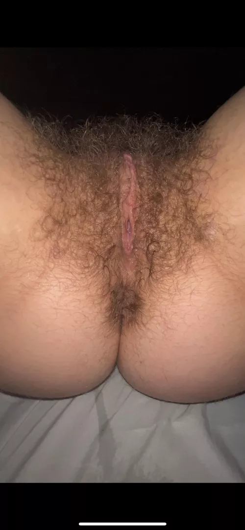 Invite my monster pussy into your bed and expect hours of fun & a soaking wet mattress😈 by asstralgoddess28