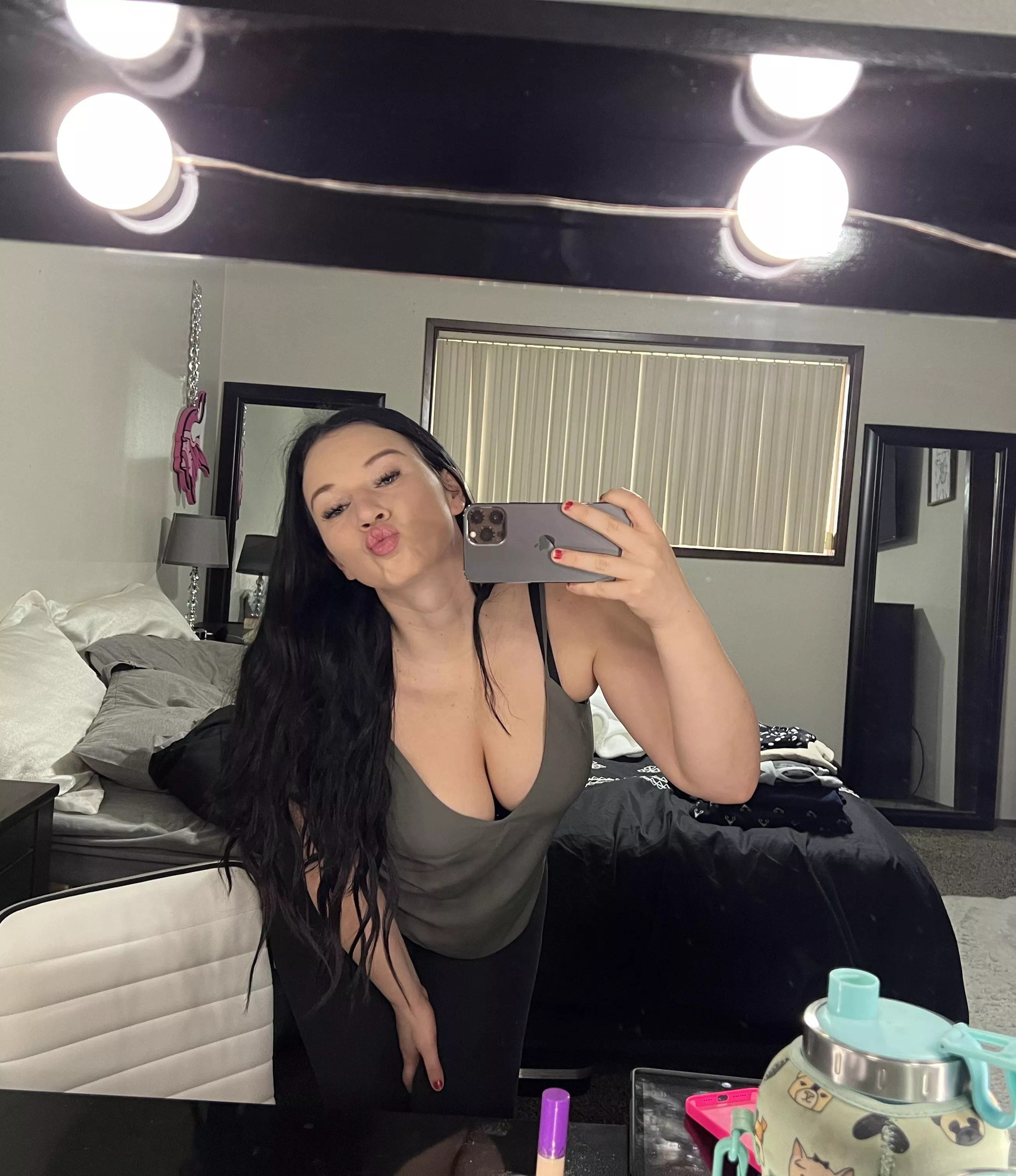 iPhone and OF my favorites posted by Taydee-Bug