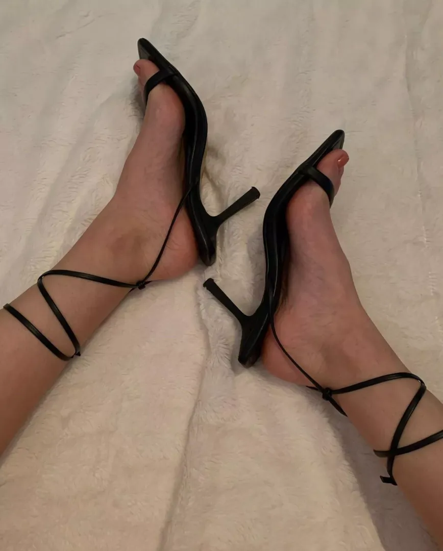 I’ve finally been wearing them while being clapped by Lauraaalove