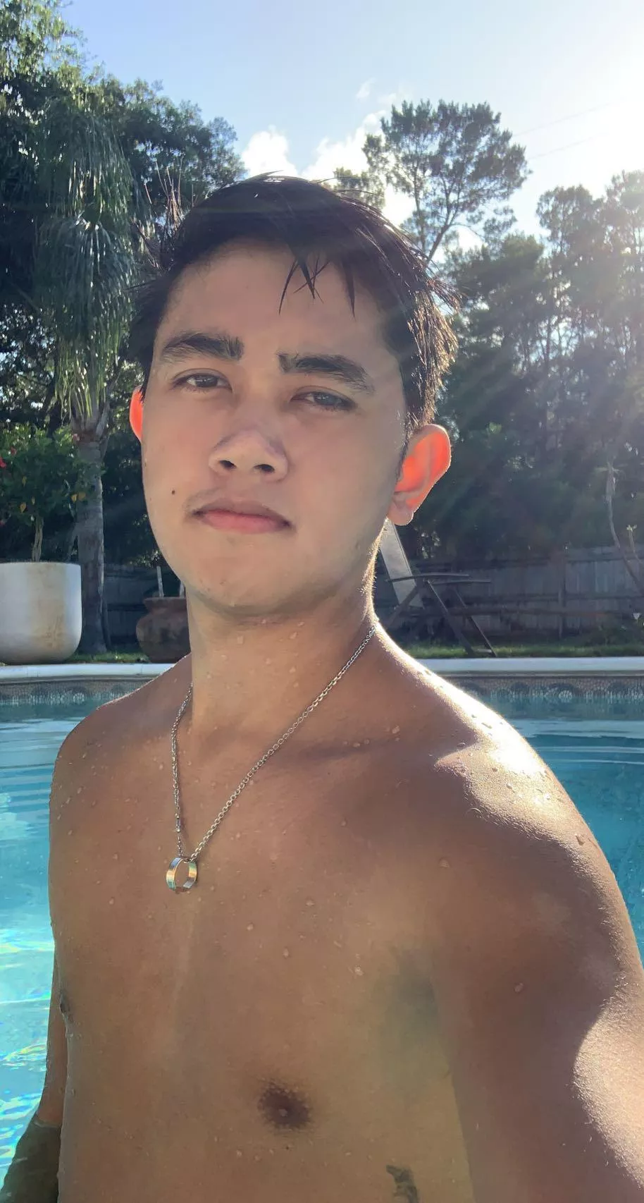 Just me and my glowing ears 😅 posted by zerioez