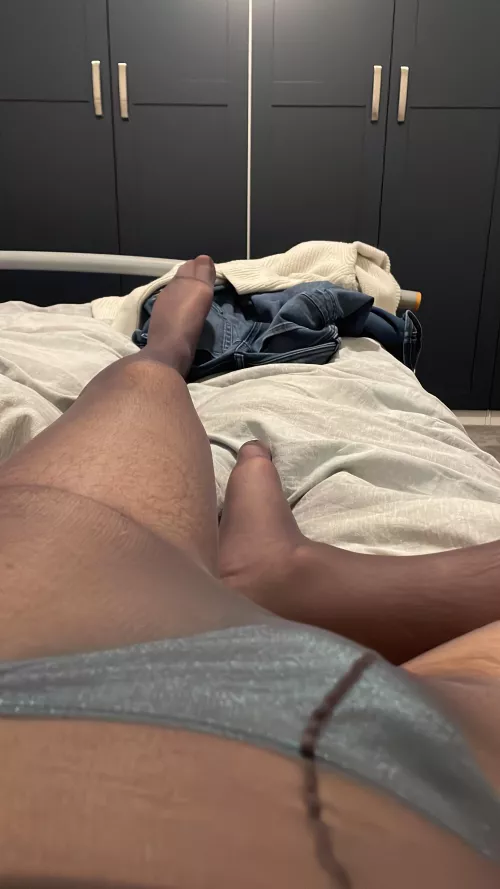 Just me in bed by P6ulo