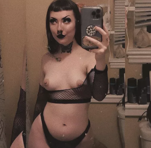 Local goth slut :3 by Azazeltaylorr