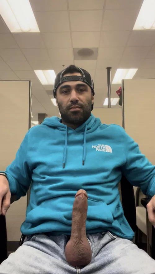 Making the best of my day in the office. by InPublicIsBest