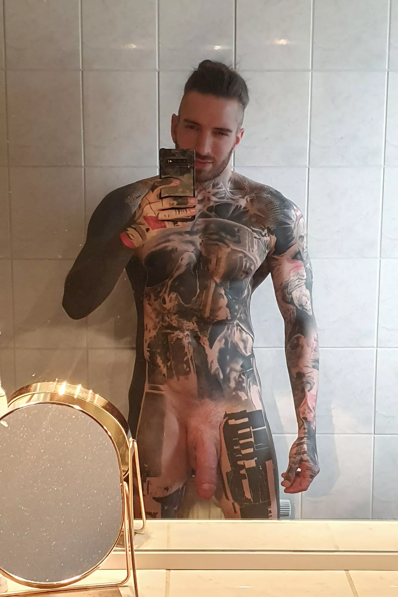 mirror selfie after shower (: posted by schnoez