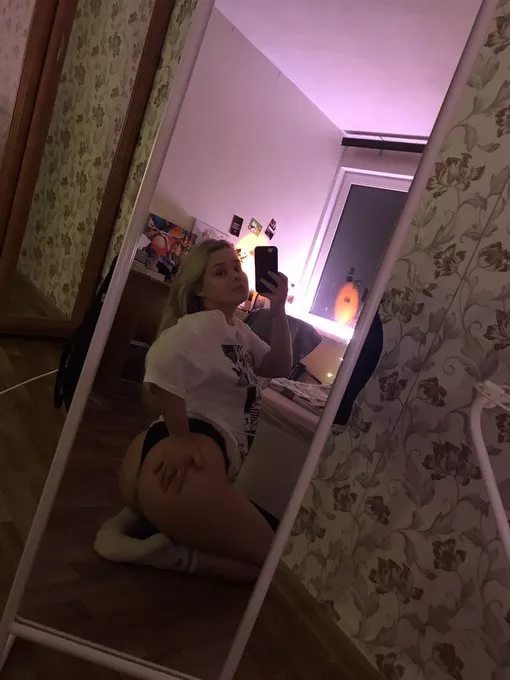 My booty need touching posted by xDylicious