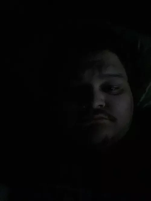 Need a daddy to cum on my fave. by kln94