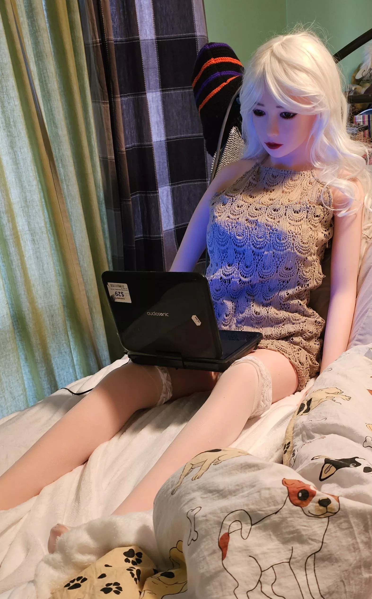 Quiet Friday night posted by Fun_Cranberry_1365